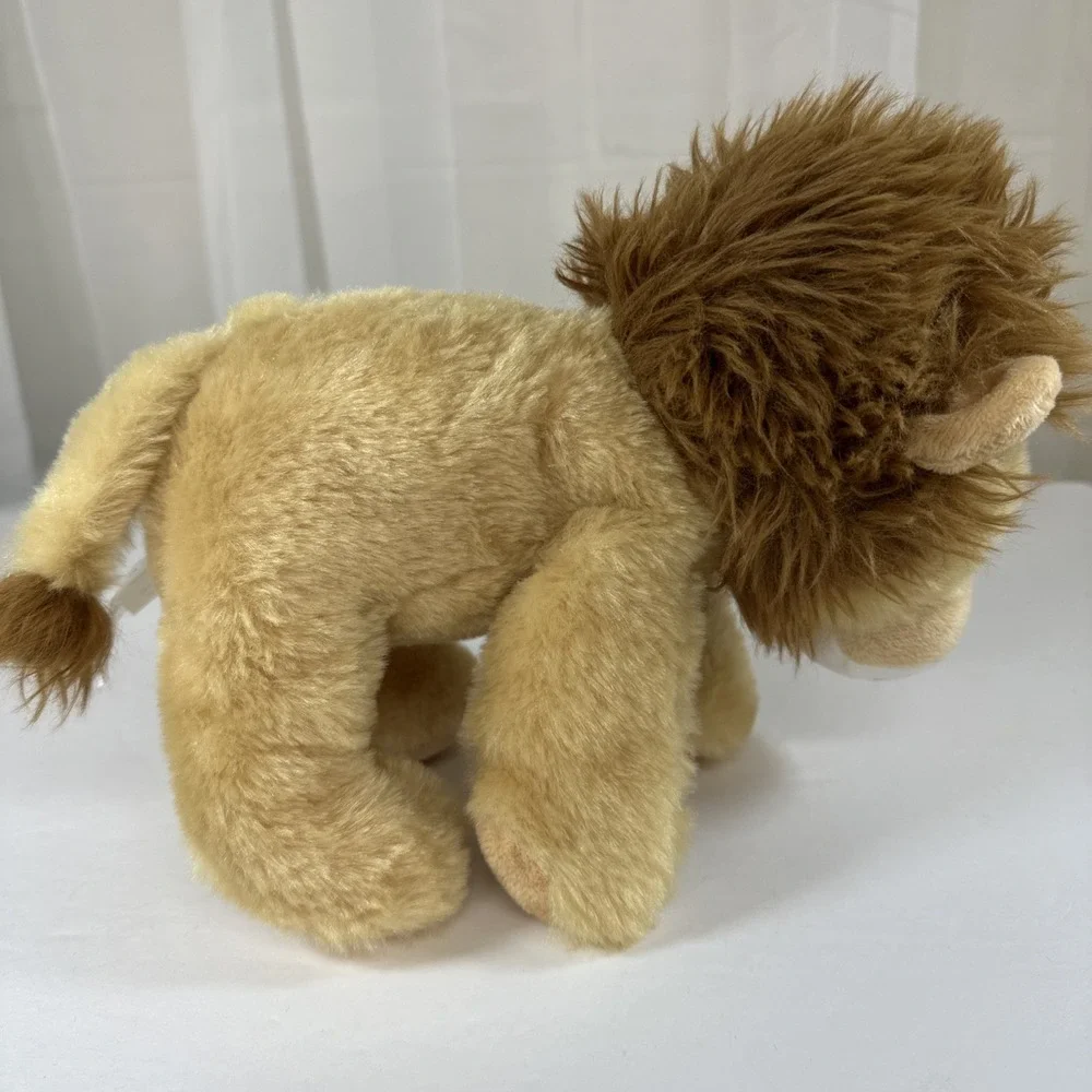 The Petting Zoo Lion 8 Inch Stuffed Animal‎ Plush Toy